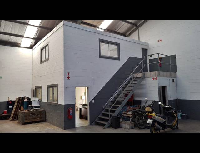 700M² FACTORY TO LET IN BLACKHEATH INDUSTRIAL